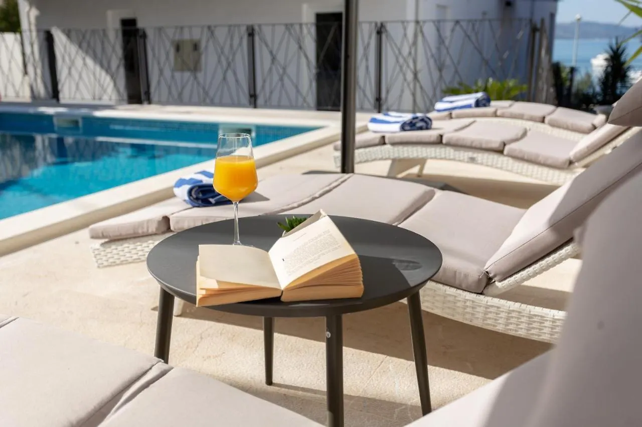 Villa Fortis B&B Trogir Couette-café