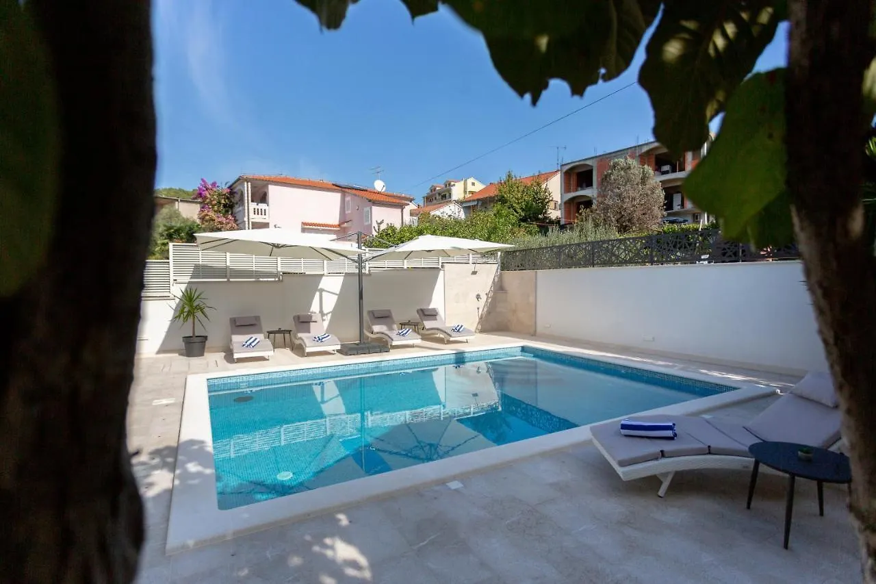 Villa Fortis B&B Trogir Couette-café